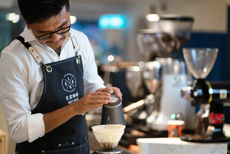 以一杯手沖咖啡，開始一日時光