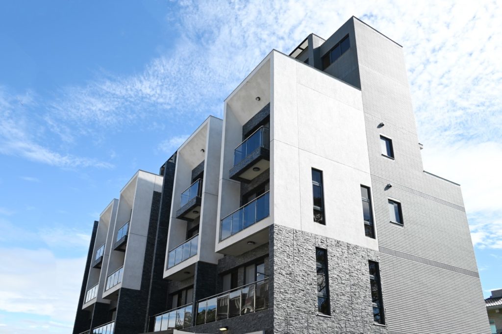 「日和傳家」建案現場實景圖，由知名建築師蔡廷芳建築師事務所建築設計