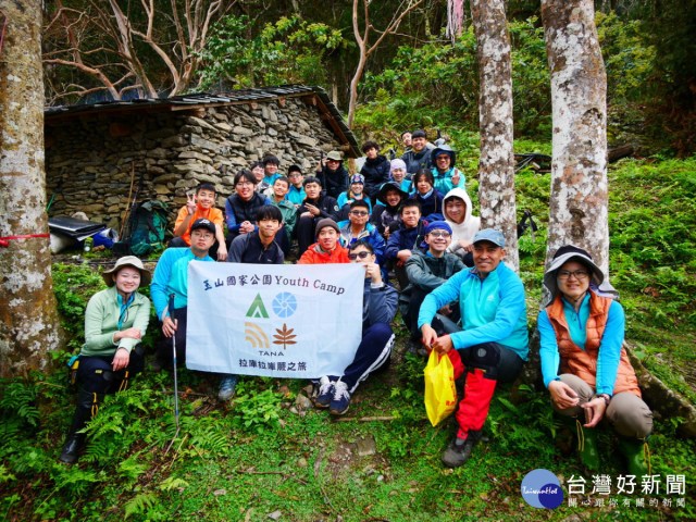 於佳心舊部落Istasipal家屋讓學員了解布農人過去經歷部落遷移的歷史與建築特色。（圖/玉管處提供）