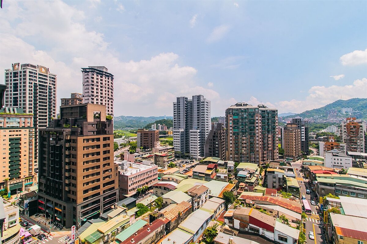 永慶統計近一年七大都會區3房住宅房價中位數,台北3房房價高達3,652萬元。房市示意圖/永慶房產集團提供