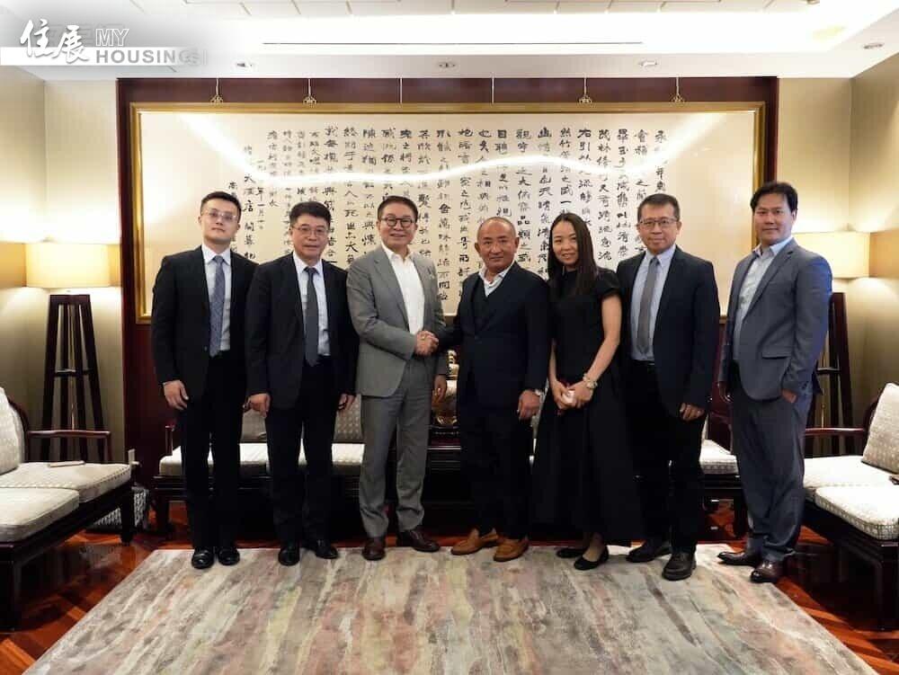 ▼台灣外泌體董事長洪奇昌、日本豐田控股社長豐田浩之拜訪台日關係協會會長蘇嘉全前合影。