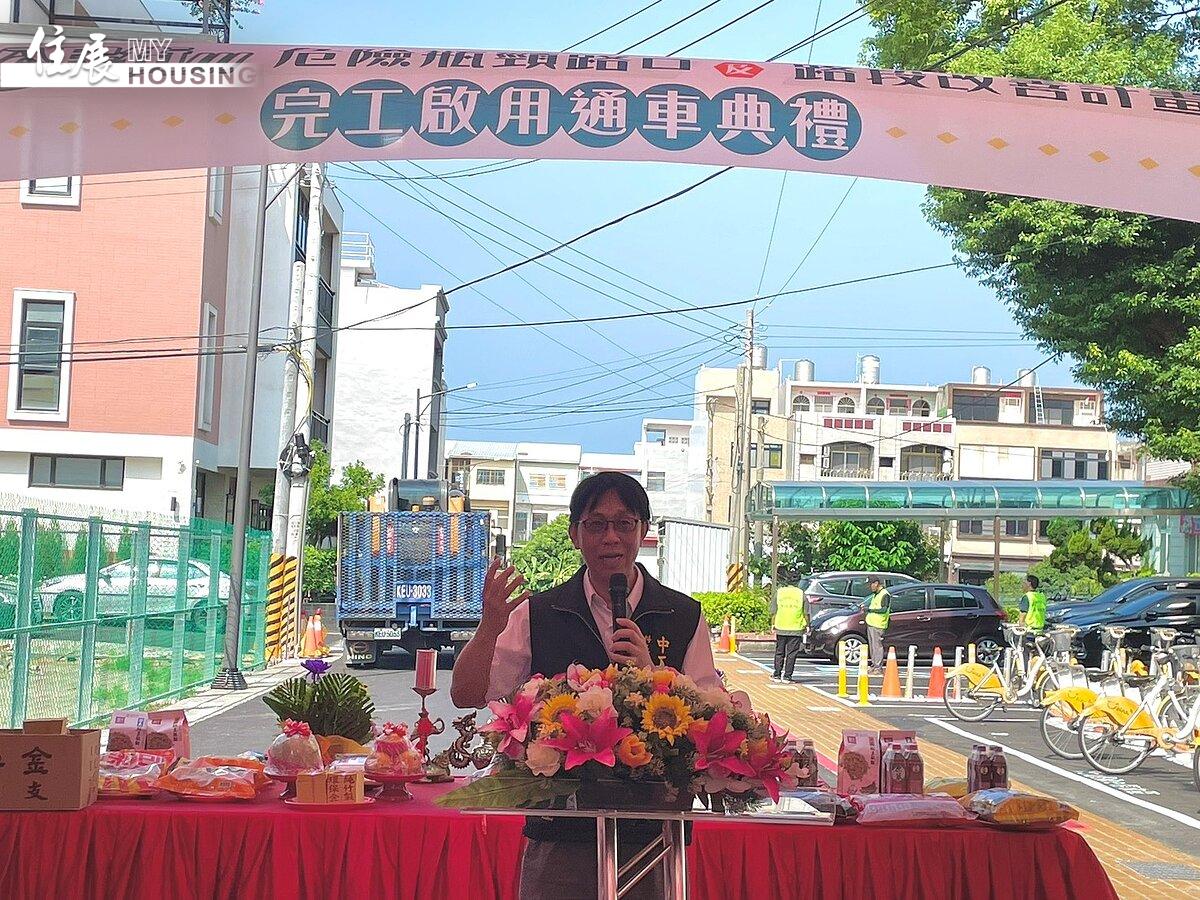 苗栗苑裡公民街危險瓶頸道路拓寬完工通車，國土署表示，中央補助苗栗生活圈路網，打造安全人本通行環境。圖／國土署提供