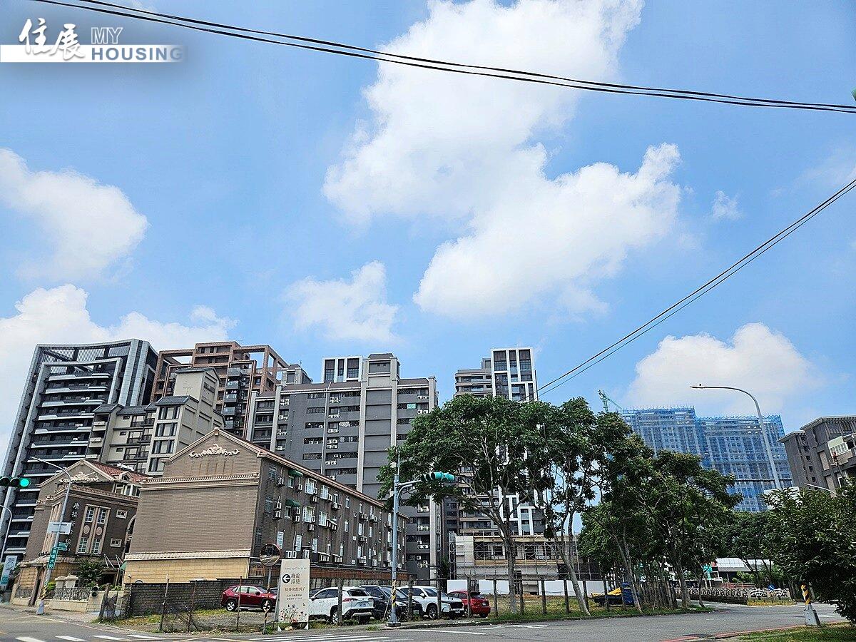 彭振淇店長表示，青埔到11月上旬開始到12月，已感受到逐漸有自住買方出籠，可以換約的預售屋賣方也有降價。圖／好房網News記者林和謙／攝