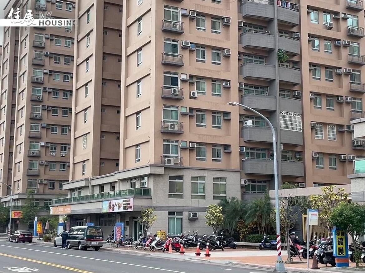 網友問大樓2樓有獨立管線、又比高樓層少200萬是否該下手？圖中建物與本新聞無關。圖／好房網News記者呂詠柔攝