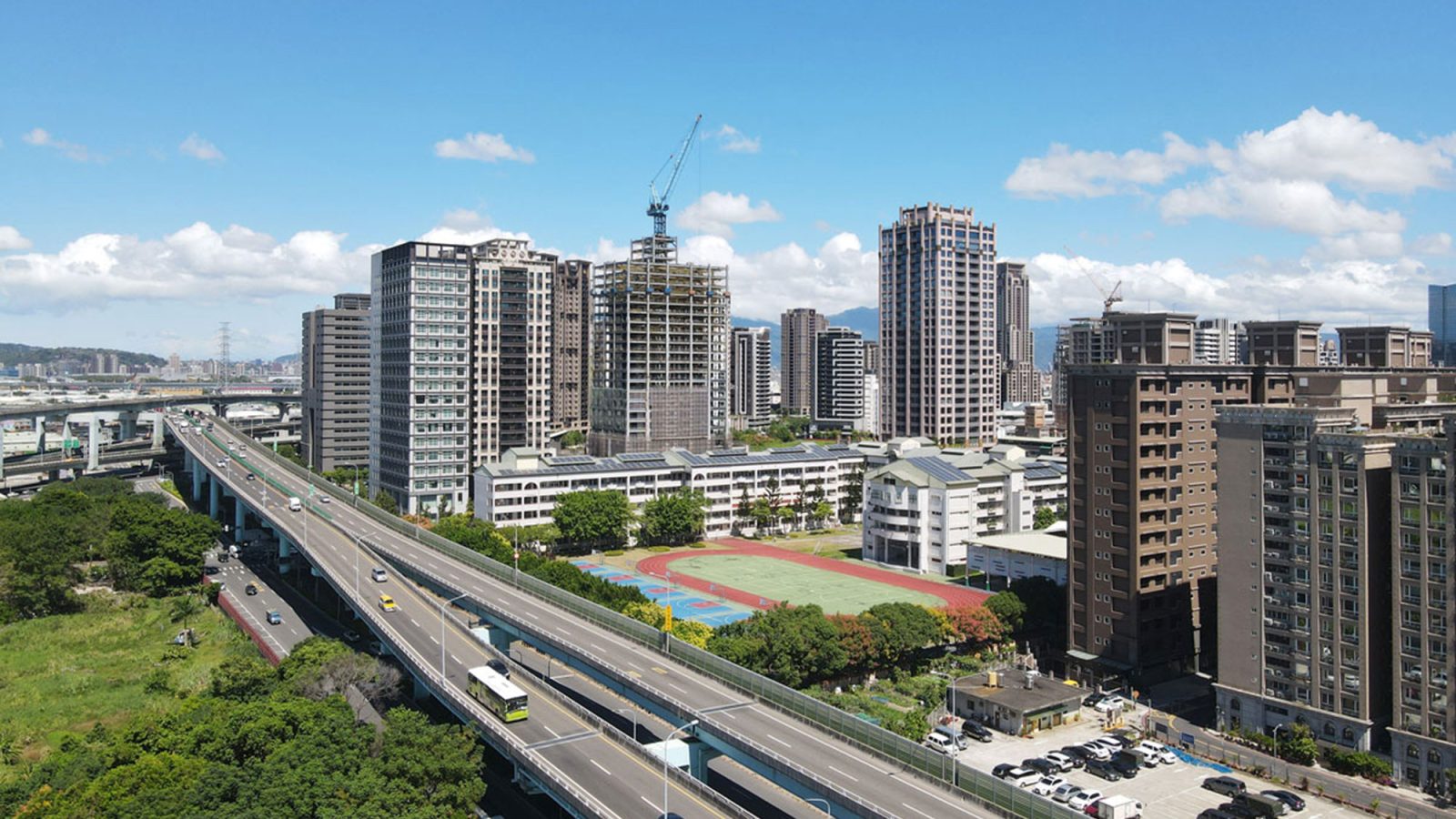 塭仔圳重劃區新案於房市寒流期推案仍創在地高價。