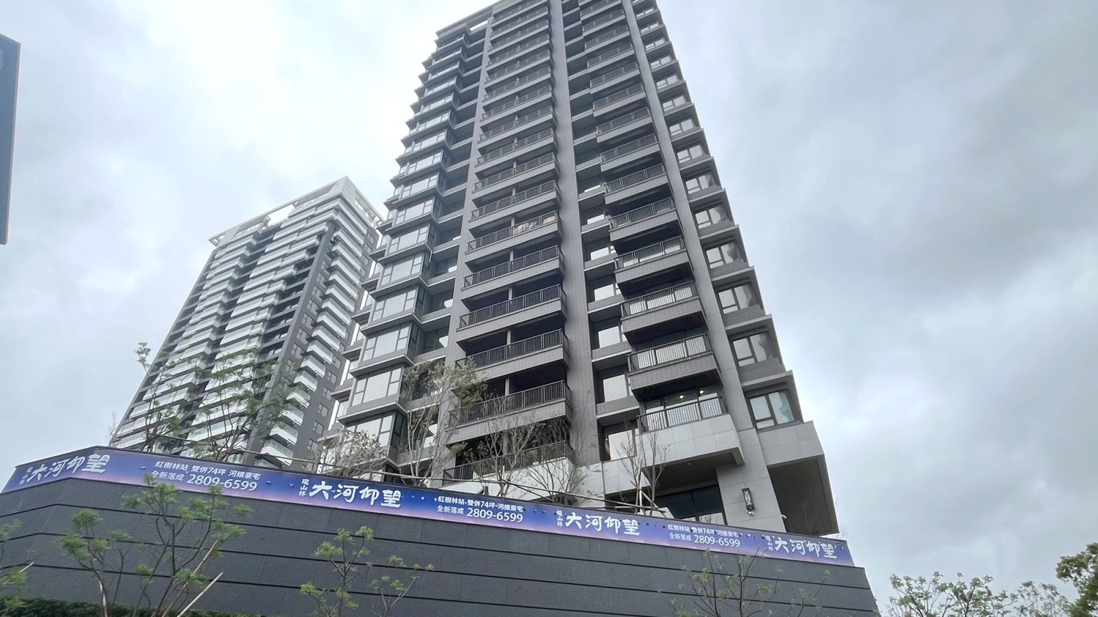瓏山林大河仰望外觀