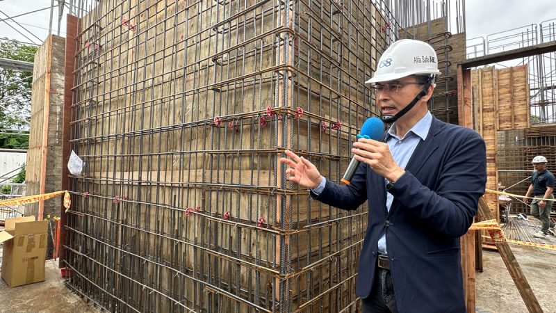 藉由建築安全履歷施工品質觀摩會的呈現，讓大家挑選出真正專業、用心的建設營造施工團隊，為地震帶的台灣人民建造更多安全、高品質的房子。