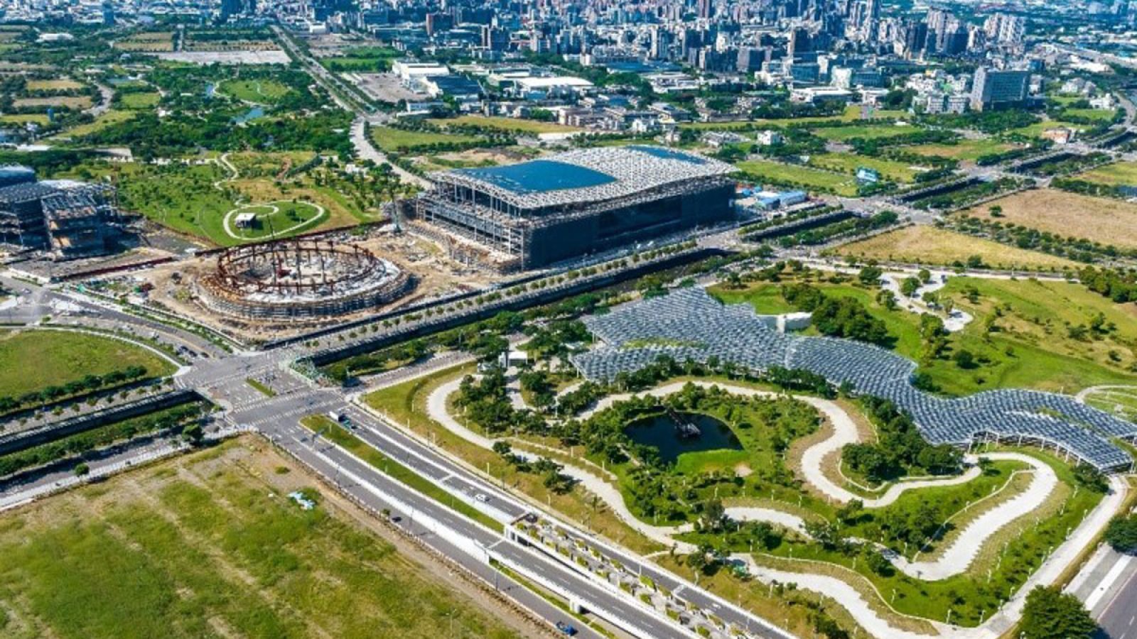 水湳經貿園區將陸續招商，有望帶動周邊機能和就業機會，吸引不少開發商積極搶進。圖/台中市政府地政局提供