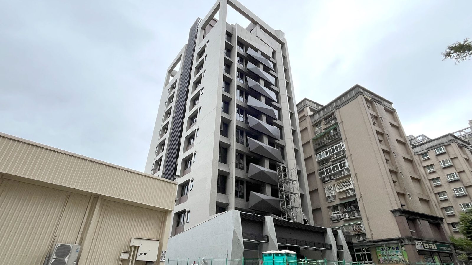 女王萬歲2外觀