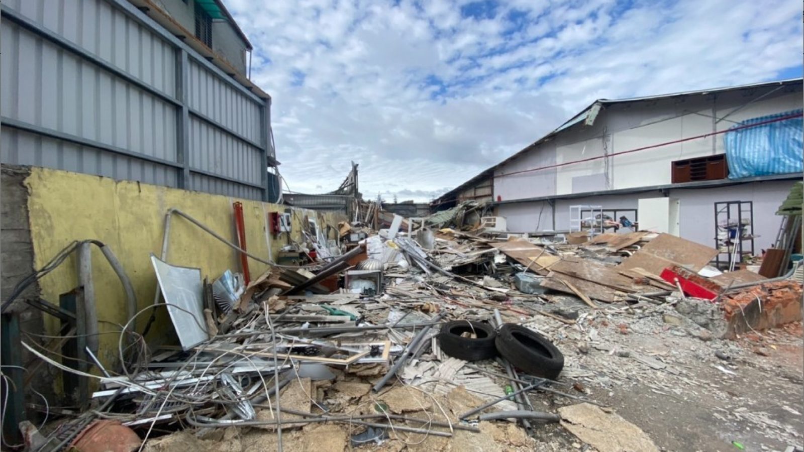 新北兩處嚴重違建 破獲工廠變賭場