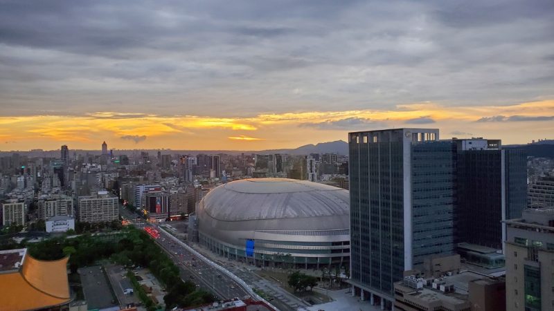敦北光復商圈磁吸人潮效應! 百貨飯店業者搶進