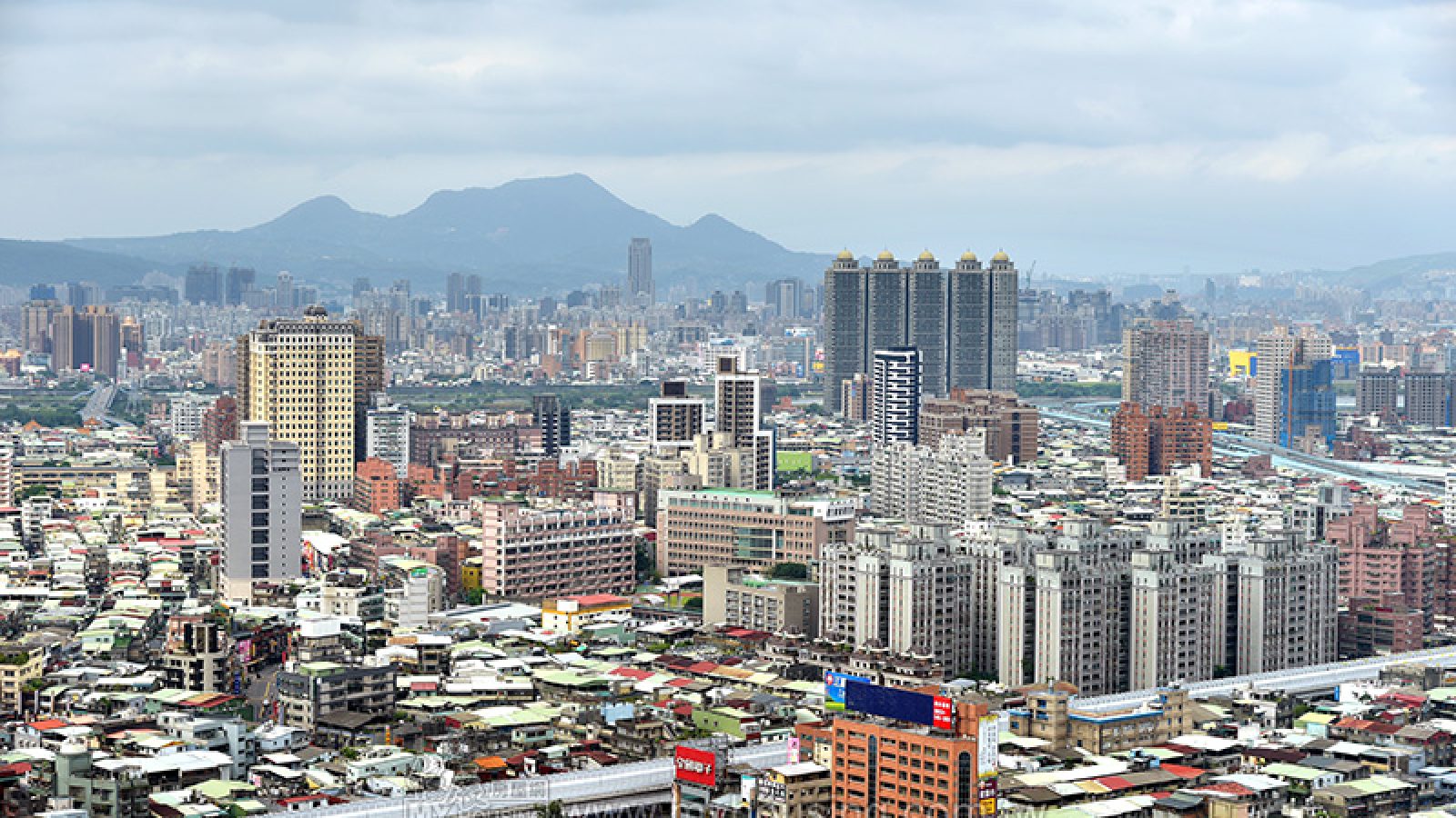 8月房市交易移轉棟數 新北市減幅4.9％