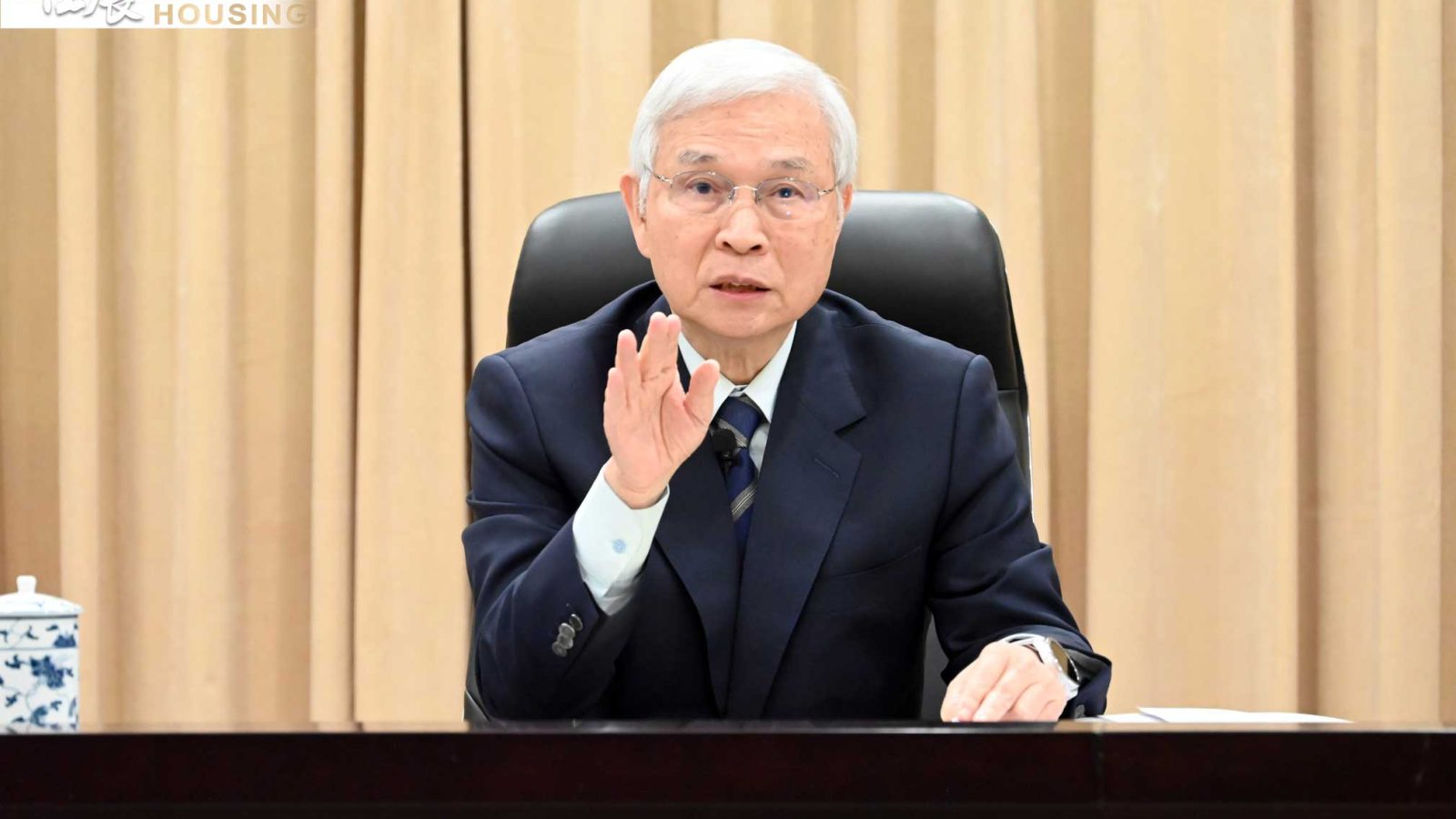 央行總裁楊金龍於去年9月19日宣布實施第七波信用管制，被視為史上最嚴厲的打炒房政策。