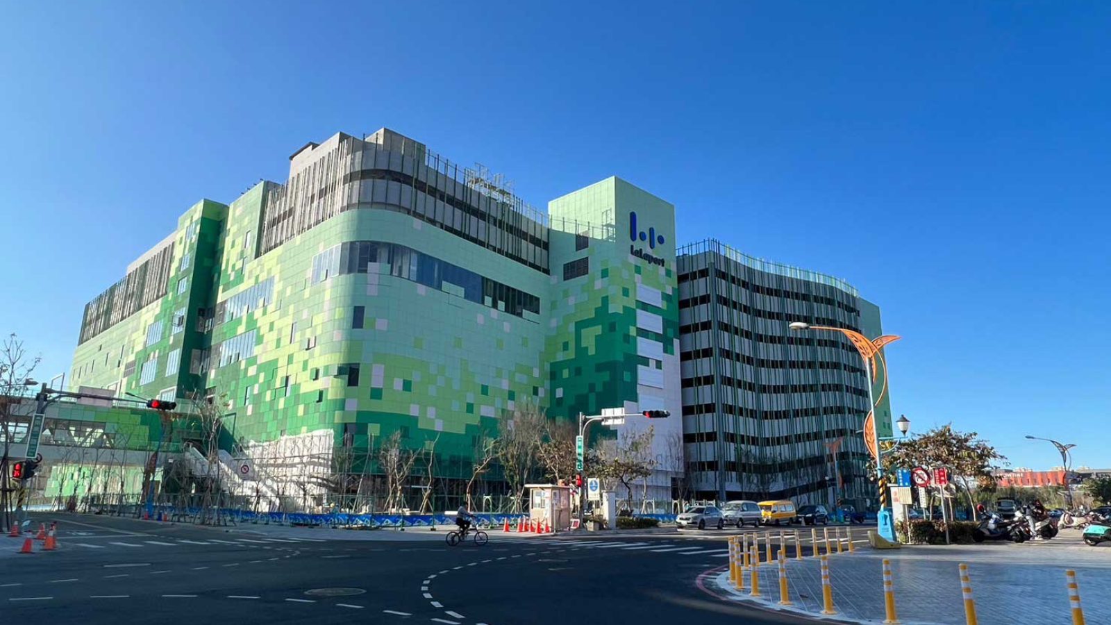 102102-1三井不動產集團近年積極在台灣拓點，帶動周遭房價水漲船高。圖／台中東區lalaport（業者提供）