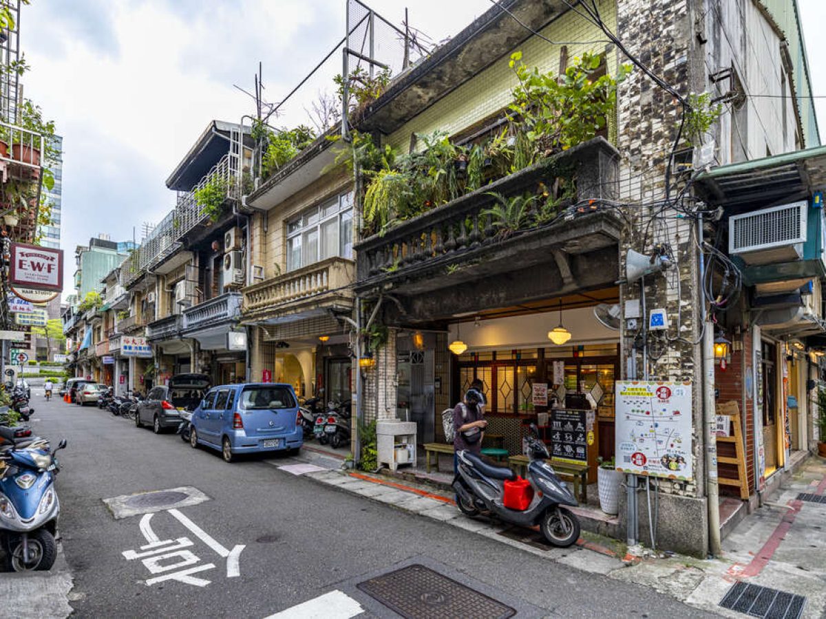 中山商圈赤峰街，巷弄開店用地糾紛近來鬧上新聞版面。