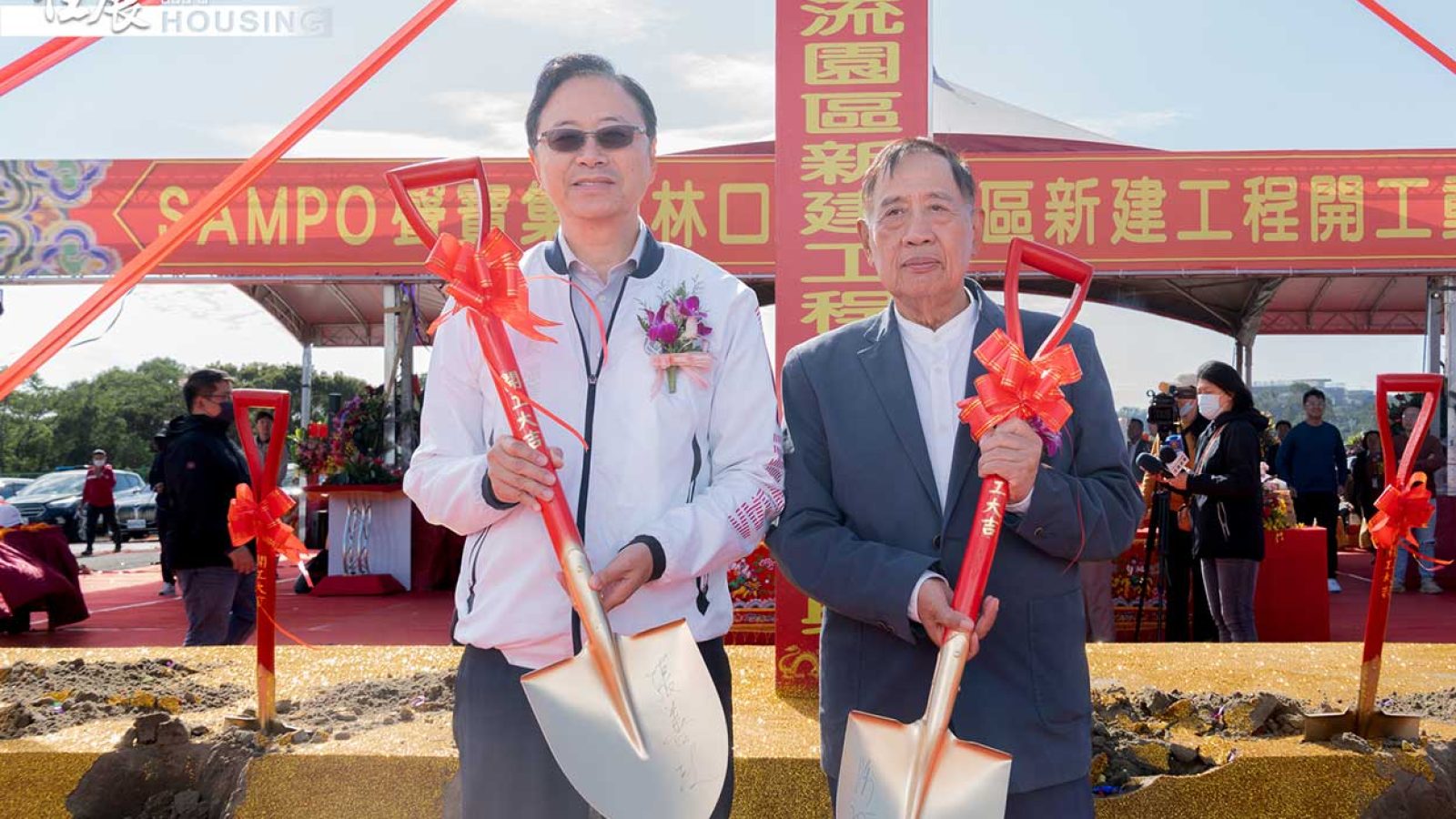 桃園市長張善政（左）與聲寶集團總裁陳盛沺（右）出席「聲寶公司物流園區動土典禮。圖／桃園市政府提供