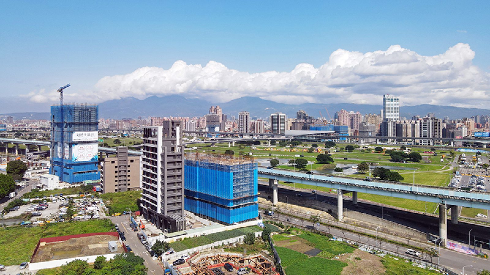 連續假期推升市況 人氣建案廣告百花齊放