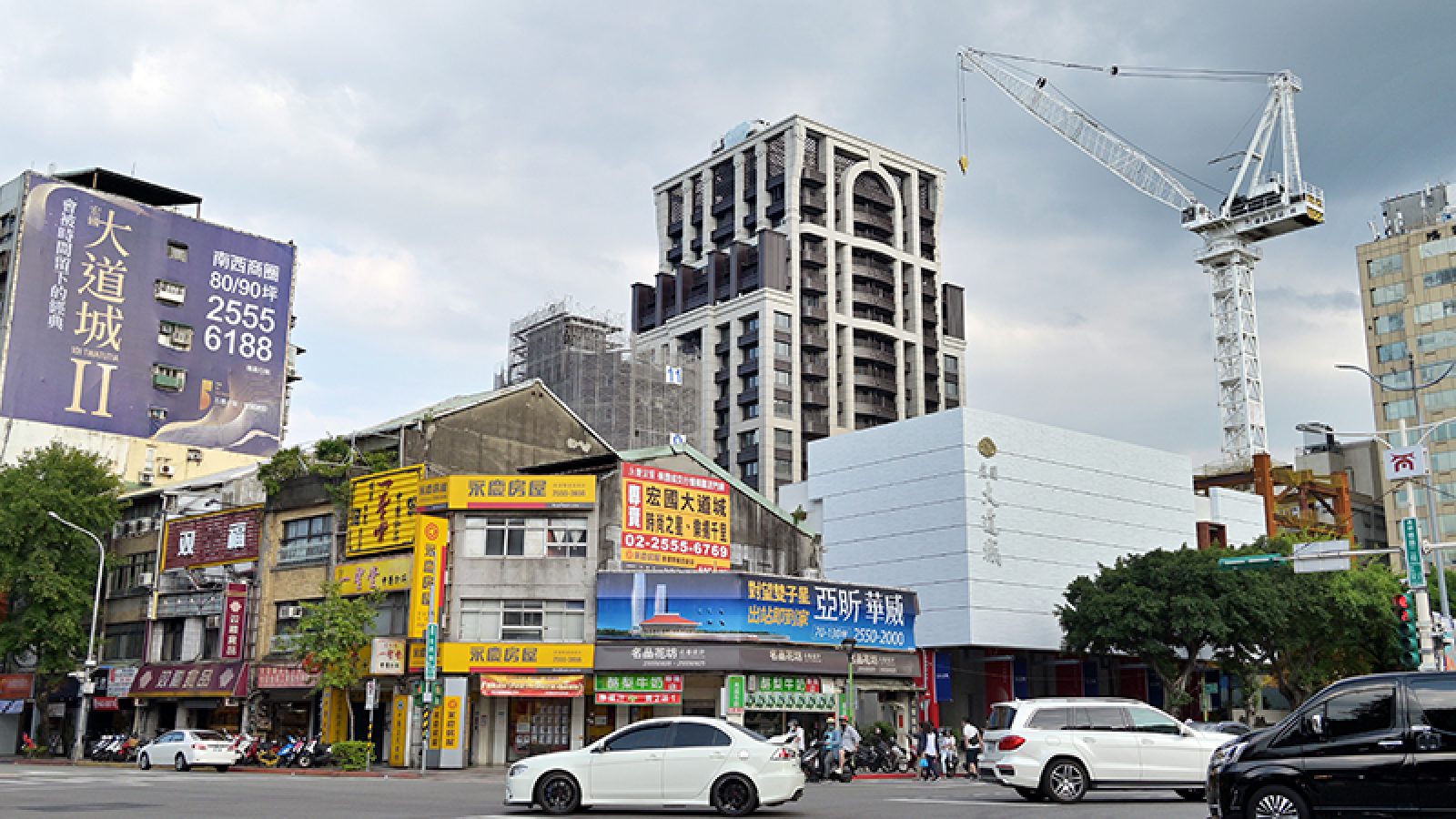 來人量、成交數雙遽減－疫情降溫看屋潮 建案高唱等嘸人