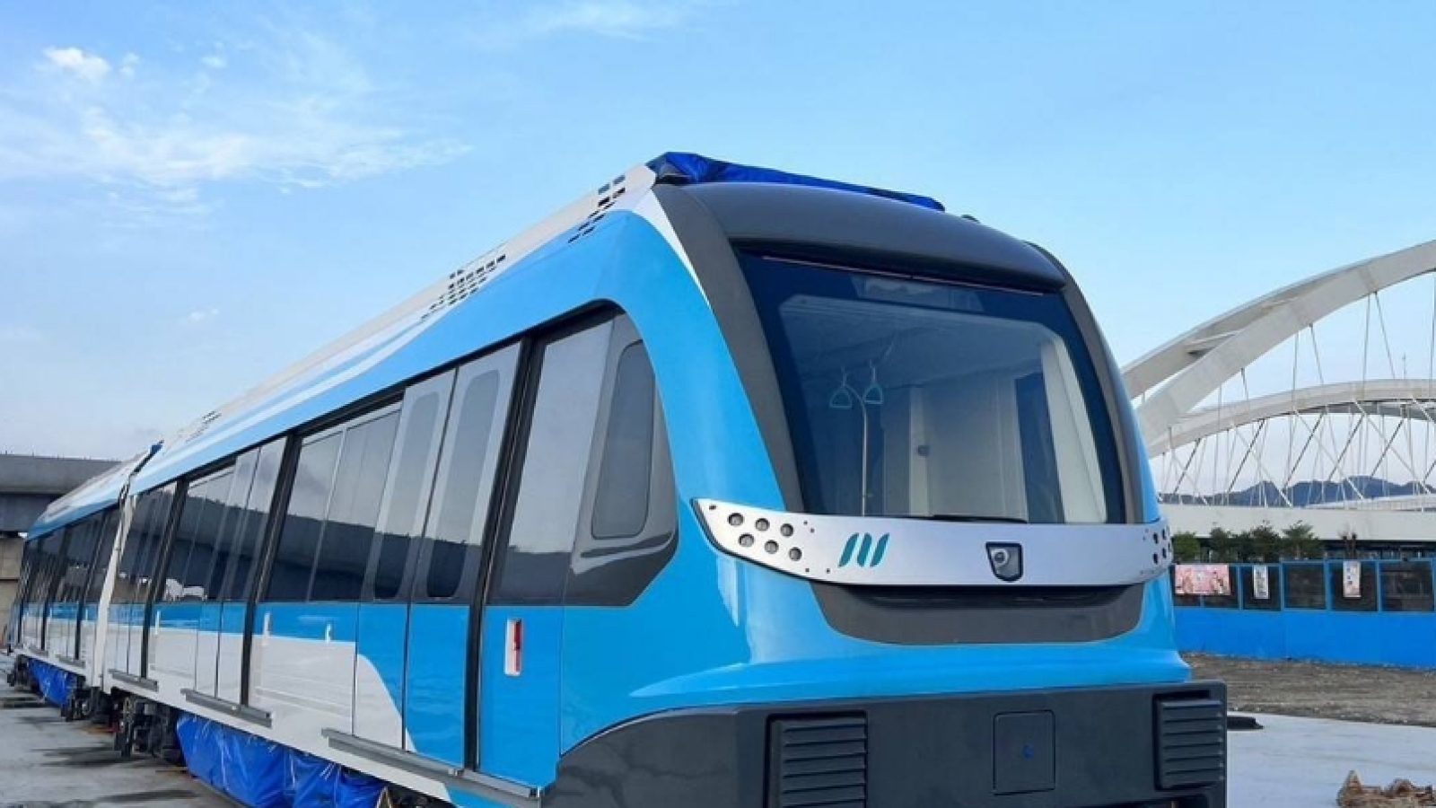 三鶯首列車進駐三峽機廠（圖／翻攝自新北捷運局臉書）