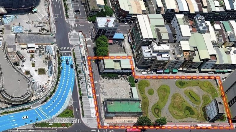 圖說：民辦都更案，地點在國光客運舊址，站前廣場東側、建國路以北的商業區土地，緊鄰車站廣場及長明派出所商四土地。圖／高雄都發局提供