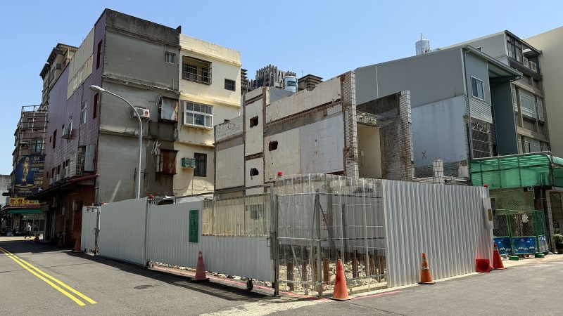 博愛麗舍基地