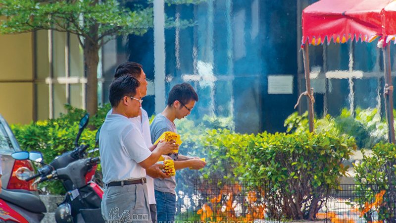 禁止烤肉、禁燒金紙 管委會管太寬，可以嗎？