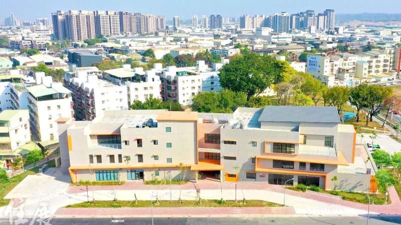 c795d6e7-f4d7-4aac-b5a9-0e4014bf994f