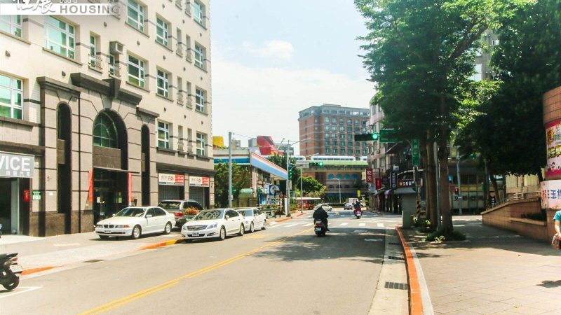 c9ce7a8baa974b51_1600x1049