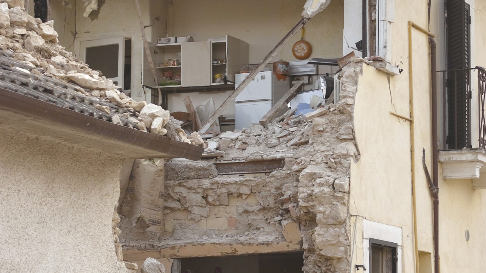 earthquake-1665896