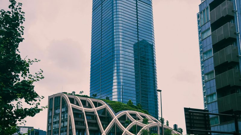 日本麻布台最高容積率1500％，蓋出東京都的第一高樓，圖為麻布台之丘森JP塔。圖／PEXELS