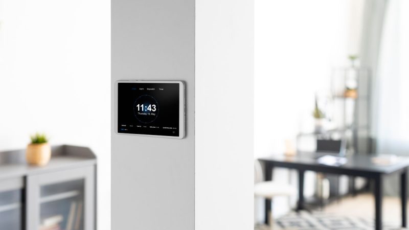 smart-home-tablet-wall