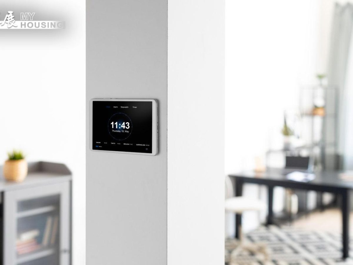 smart-home-tablet-wall
