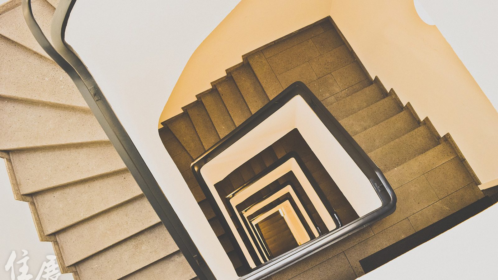 stairwell-4243770_1920