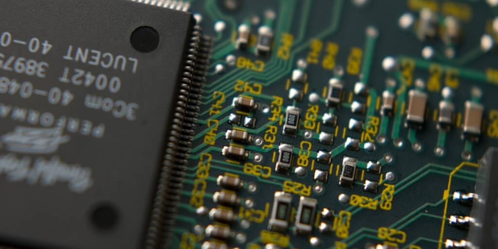 台灣2024年GDP靠科技業一枝獨秀，展望今年的經濟景氣，關鍵在於AI能否延續榮景，和傳產是否有望復甦。圖／pexels