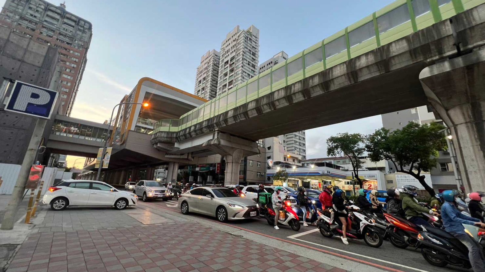 (福山)台中軌道經濟發酵，帶動總投資金額達百億元的綠線7座聯開案發展。_0