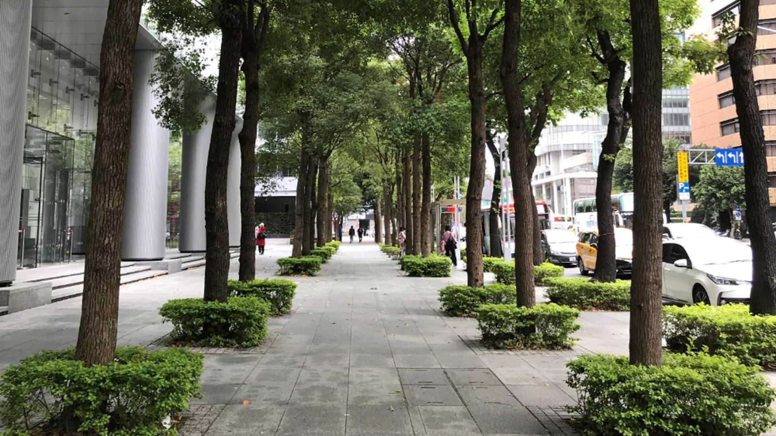 北市府推動低碳家園計畫，針對建築能效要求新建公有建築物，自2024年2月起應達標1+等級。（圖／台北市政府都發局提供）